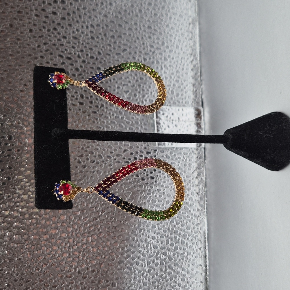 Gem Dangling earrings